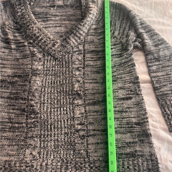 Jason Maxwell Sweater XL Black & White great condition. Pullover. V neck. - Picture 5 of 6